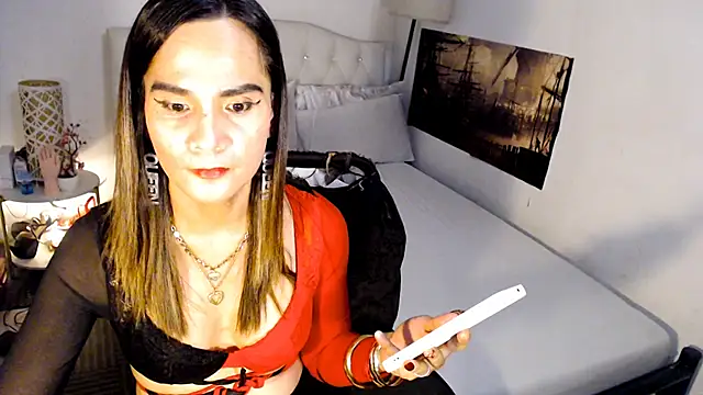 NinaDOM4CUM webcam