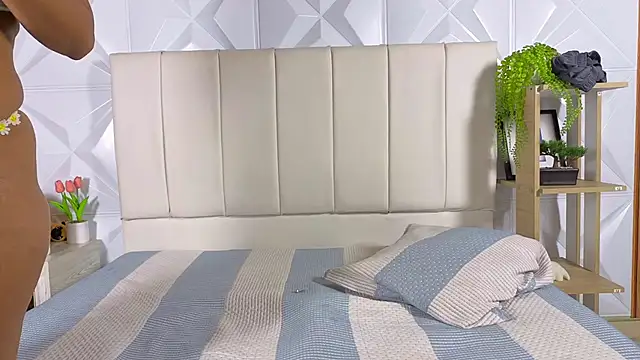 Emily_and_Sebastiannn webcam