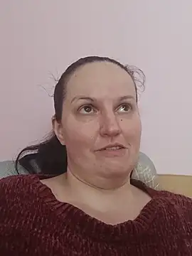 BustyLadyAlma webcam