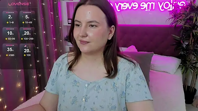 FeralPeach webcam