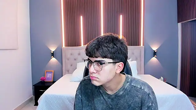 Tommy18__ webcam