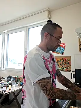 mr_graffitimile - Mr_Graffitimile's free webcam - UK Sex Cams