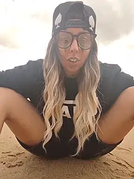 ThatAltGirl webcam