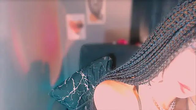 xUrGoddess_islaCumsAlotx webcam