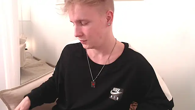 AlexxSweet webcam
