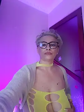 LunaBlaise webcam
