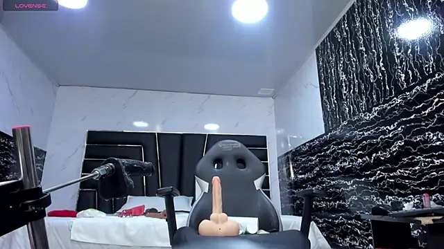 Ladyy_Scarlett webcam