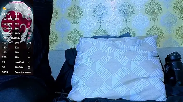 anya_weisz webcam