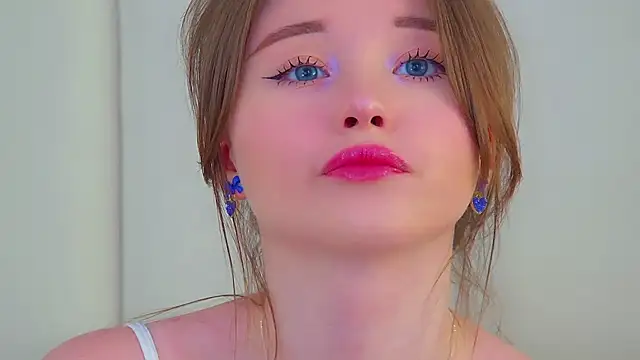 KeiraAsti webcam