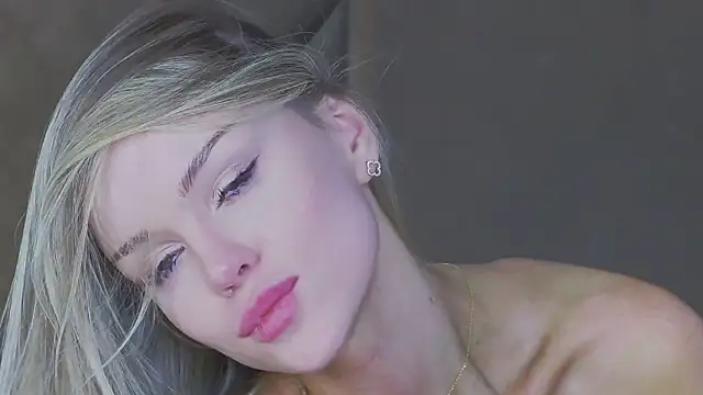 MarilynNova webcam