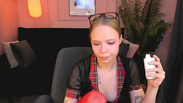 lucy_loy webcam