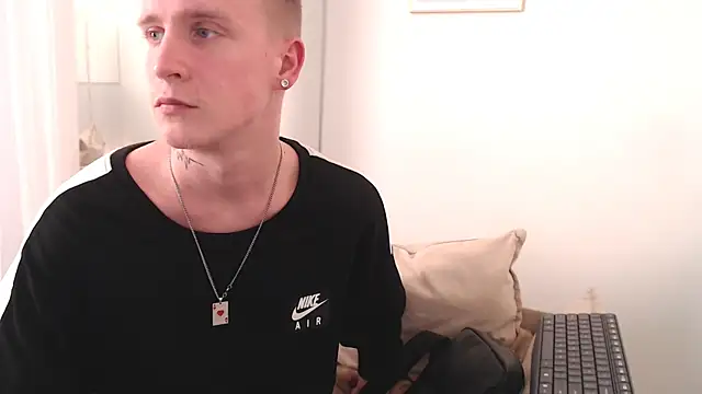 alexxsweet - AlexxSweet's free webcam - UK Sex Cams