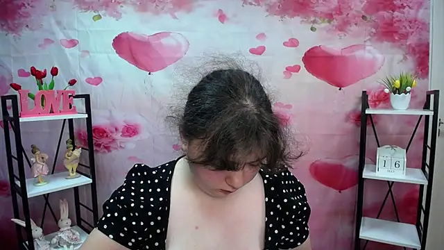 NeonilaLisova webcam