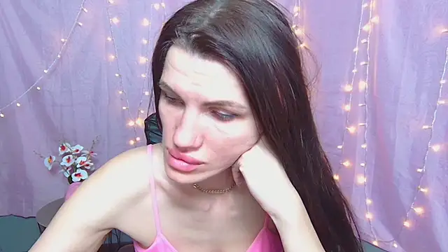 MilaLoona webcam