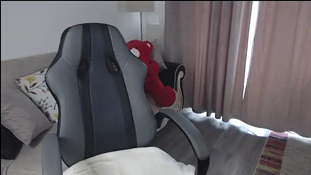 mia_lovely98 webcam