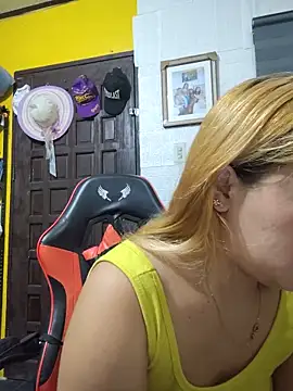 CockBiter83 webcam