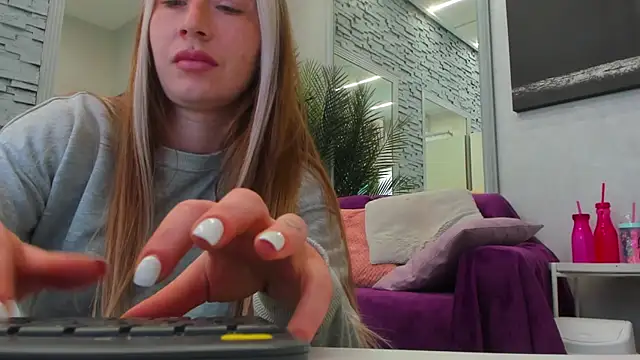 Reina_Cummings webcam