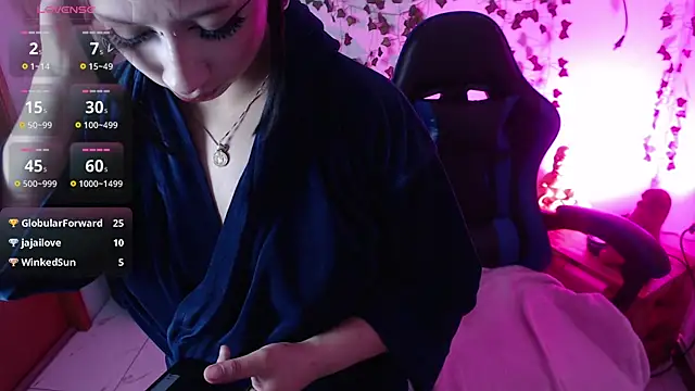 mia_bloom2 webcam