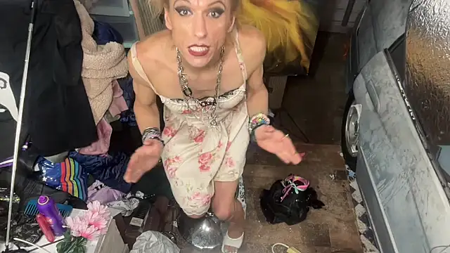 TgirlBrat webcam