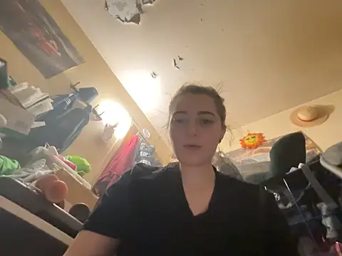 Snowbunnycake_131 webcam