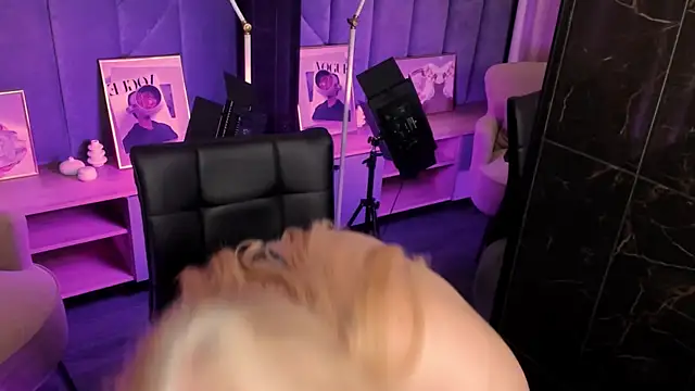 NicoleKind webcam