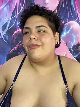 Hailey_Curvy webcam