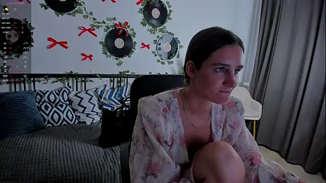 NicoleWells22 webcam