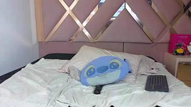 sophia_moo_ - Sophia_moo_'s free webcam - UK Sex Cams
