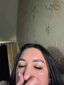 Naughtbaby_2025 webcam