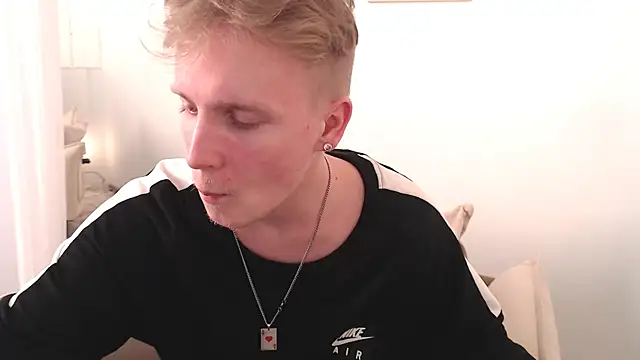 AlexxSweet webcam