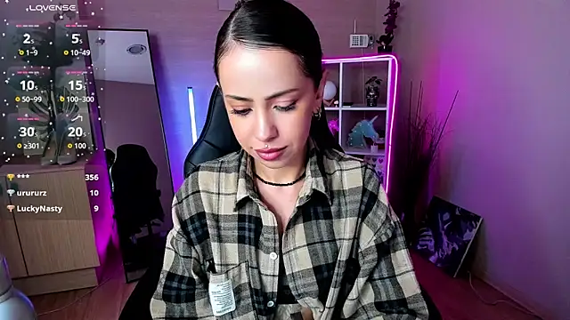 Monica_brilliant webcam