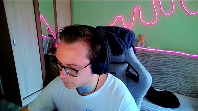 MeLanXolik webcam