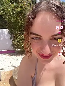 CurlyChloe webcam