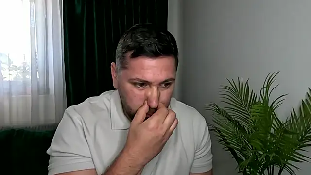 Gold_Alpha_Boy webcam