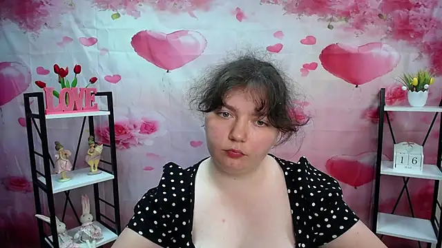 NeonilaLisova webcam