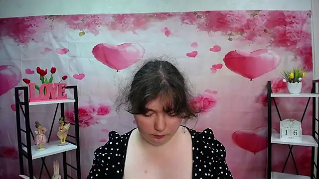 NeonilaLisova webcam