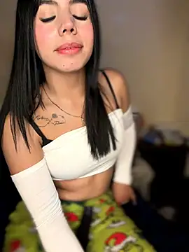 Laura-Khalifa webcam