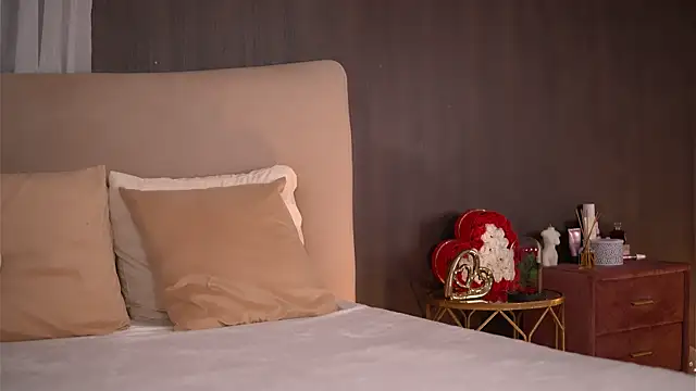 ChloeDevine webcam