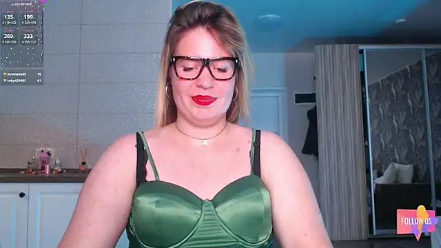 vip_sweetnes webcam