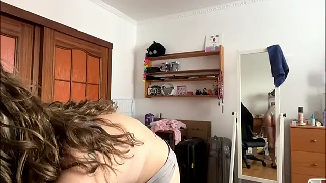 PillowPeachX webcam
