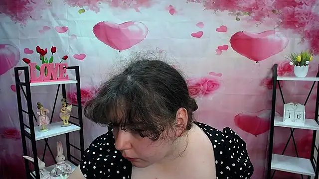NeonilaLisova webcam