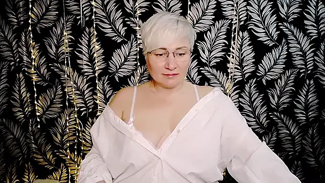 Olivia_playful webcam