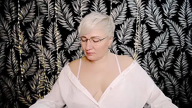Olivia_playful webcam