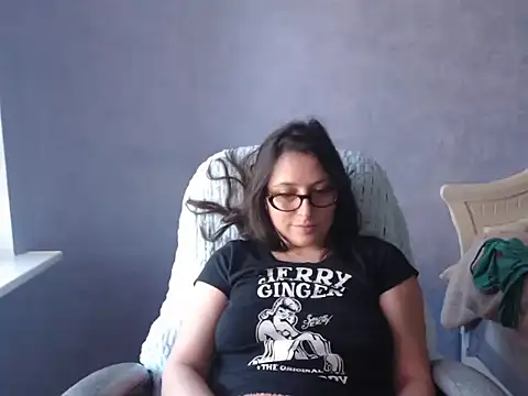 LuckyLisa23 webcam