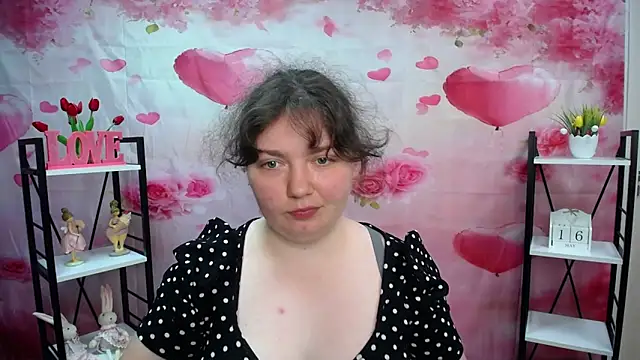 NeonilaLisova webcam