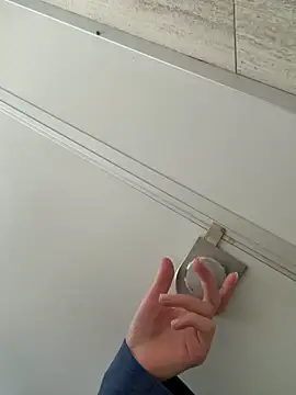 -AngelAri-