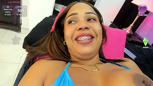 BustyGlow webcam