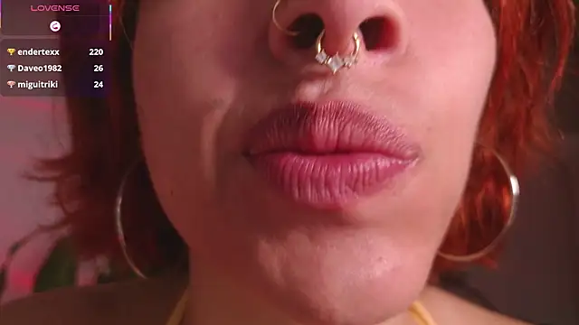 bri_von_dhara__ webcam