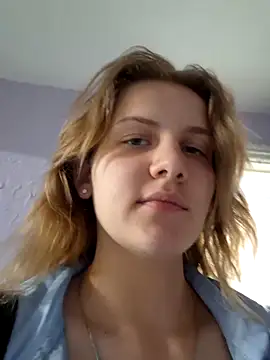 mooniekiss - Mooniekiss's free webcam - UK Sex Cams
