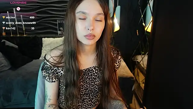 ChloeSunny webcam